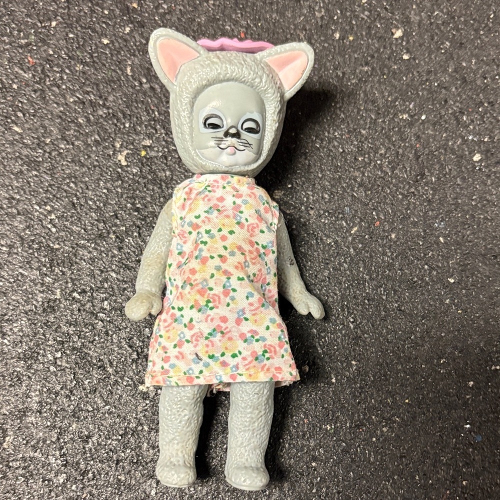 2010 McDONALDS 5” ALEXANDER Doll WENDY "BIG BAD WOLF" GRAY CAT